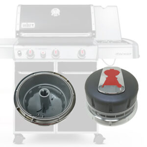 Zwei Ansichten eines schwarzen Grill-Drehknaufs mit silbernem Rand und rotem Grill-Logo – eine von unten und eine von oben. Im Hintergrund ist ein Gasgrill mit mehreren Drehreglern transparent eingeblendet.